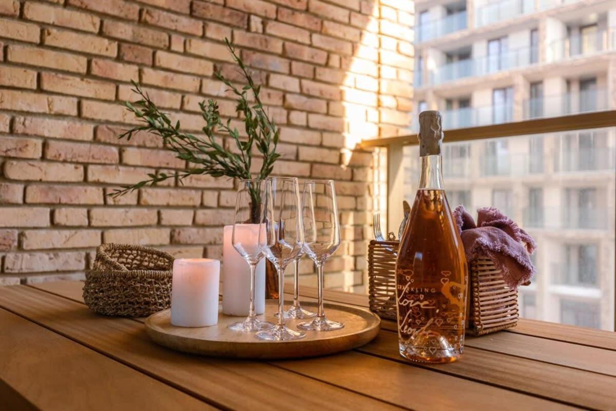 Huswell - Apartment With Terrace Close To The Sea Остенде Экстерьер фото